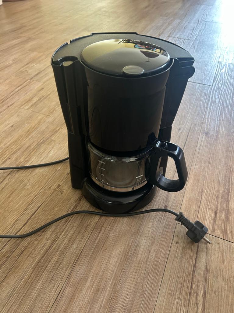 Zwart filterkoffiezetapparaat Philips met glazen kan, Witgoed en Apparatuur, Afneembaar waterreservoir, Gebruikt, 10 kopjes of meer