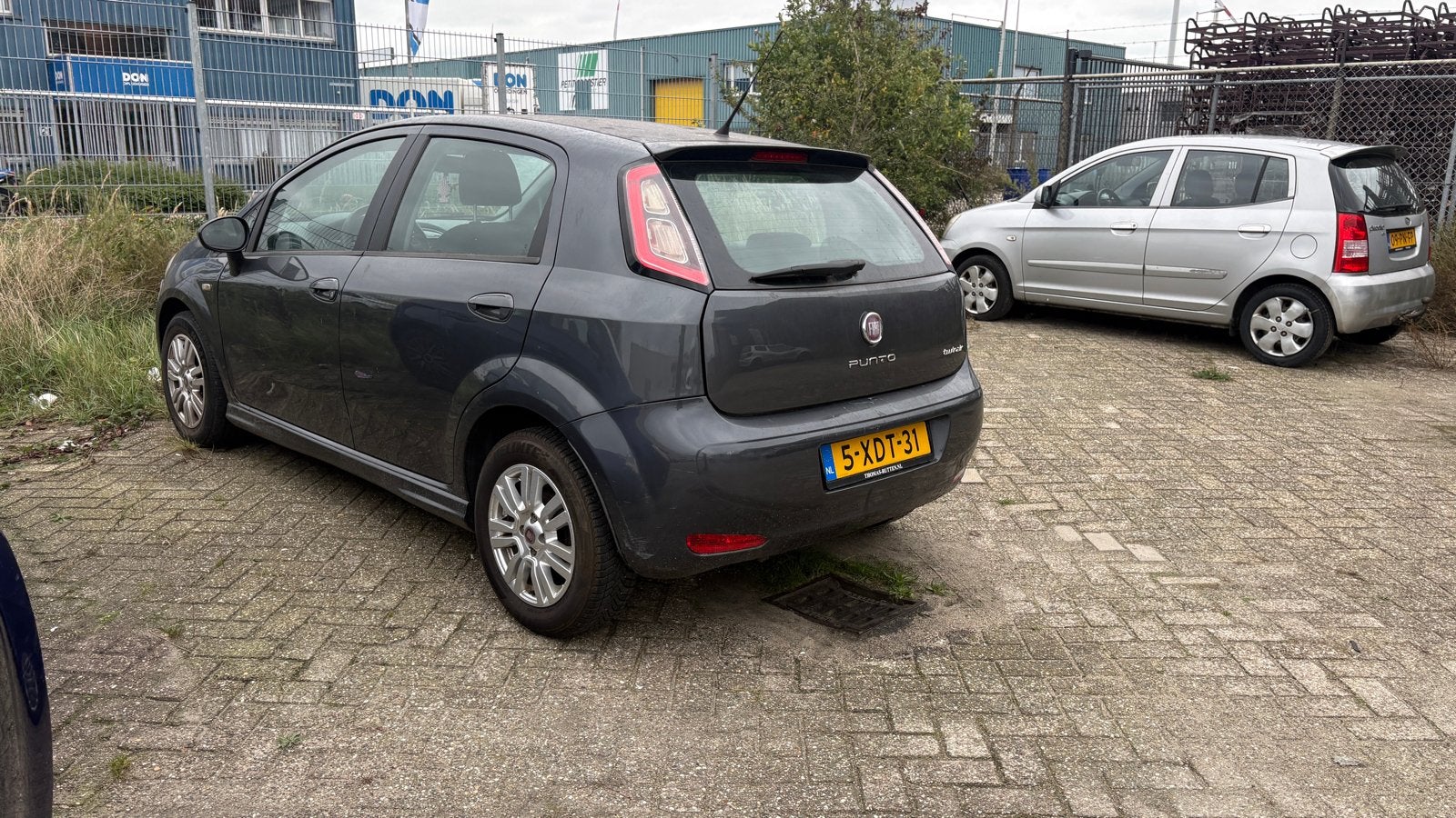 Fiat Punto 0.9 Twinair 74KW 5DR 2014 Grijs, Auto's, Voorwielaandrijving, 100 pk, 49 €/maand, Origineel Nederlands