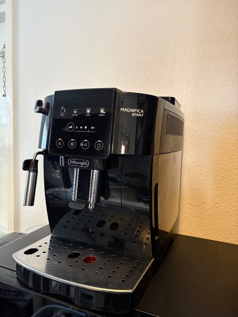 De Longhi magnifica start koffiemachine, Witgoed en Apparatuur, Koffiezetapparaten, Ophalen, Gebruikt, Koffiemachine, Koffiebonen