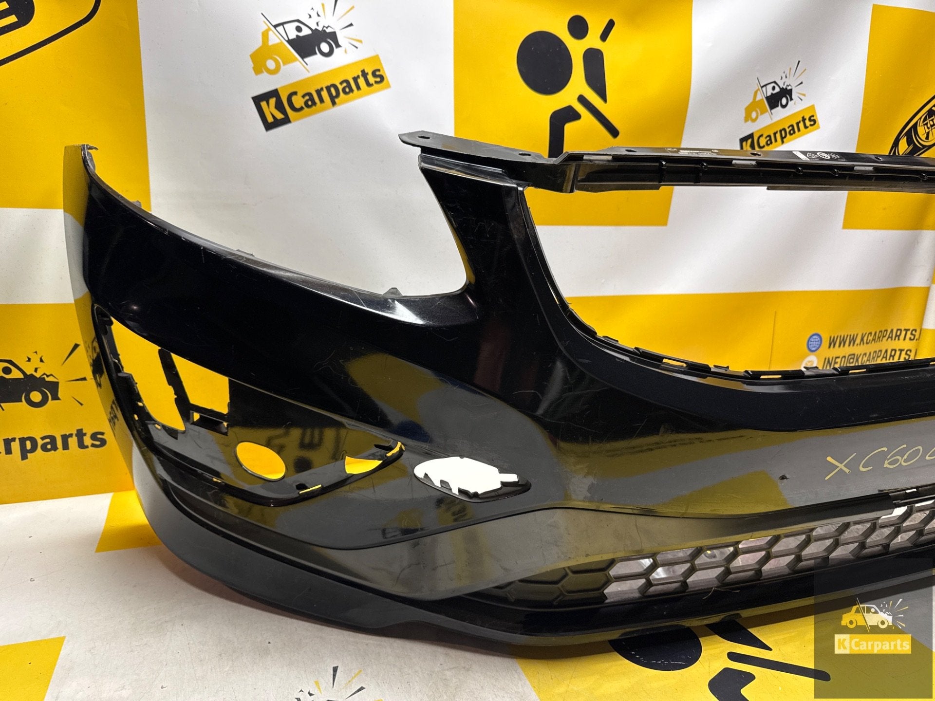 Voorbumper volvo XC60 orgineel bumper 31323765, Gebruikt, Gunnar Engellaus vag 8
405 31  Gothenburg, SE, Voor, Info@volvocars.com