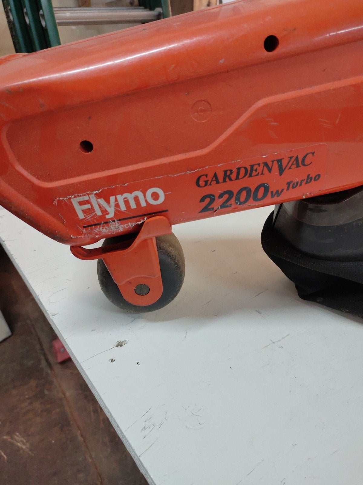 Flymo GardenVac 2200W Turbo Bladblazer/Bladzuiger, Gebruikt, Met zuigfunctie, Handgedragen, Ophalen of Verzenden