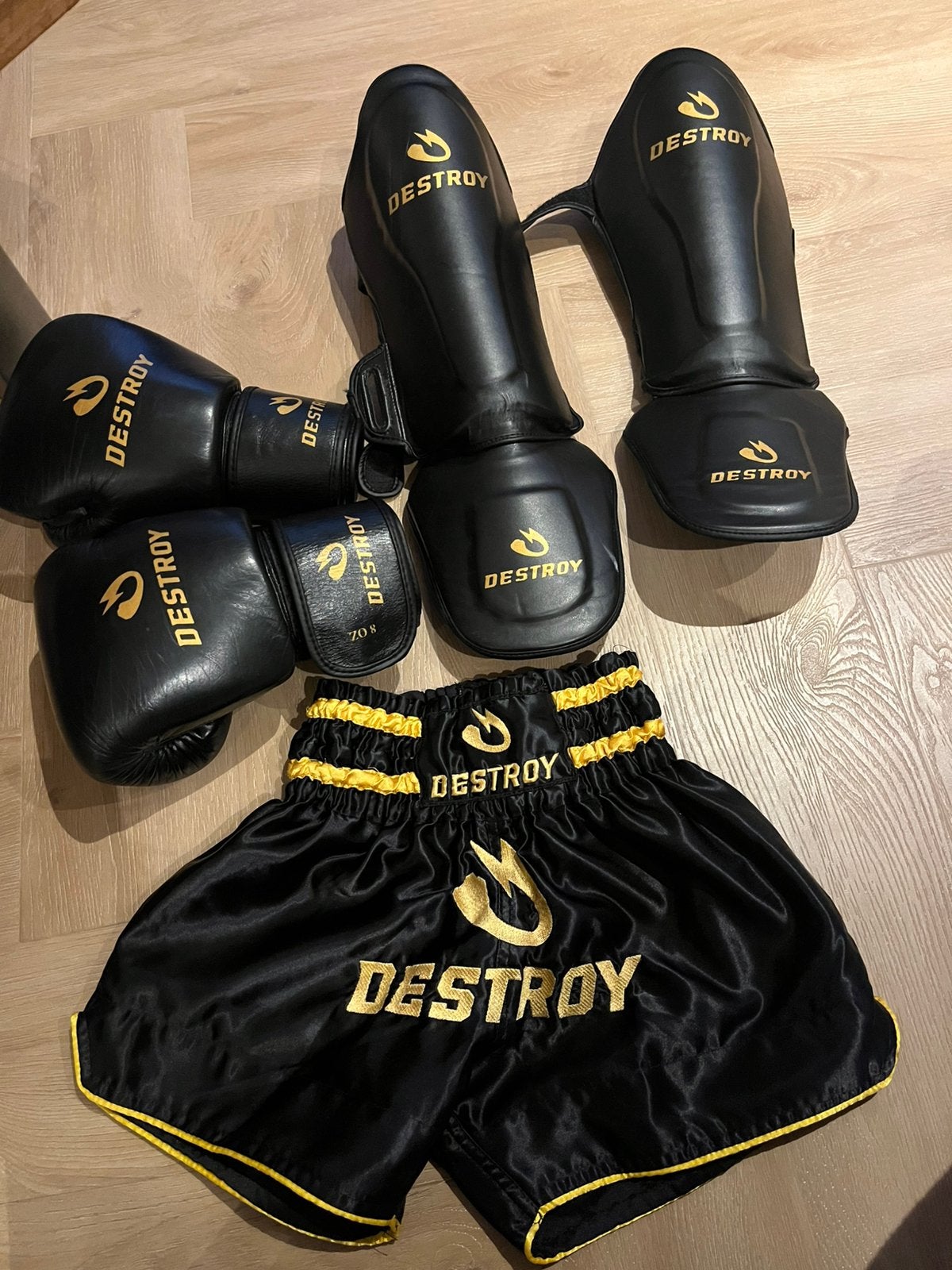 Kickboks set Destroy - Broekje XS voor kinderen, Sport en Fitness, Vechtsporten en Zelfverdediging, Gebruikt, Overige, Maat XS of kleiner