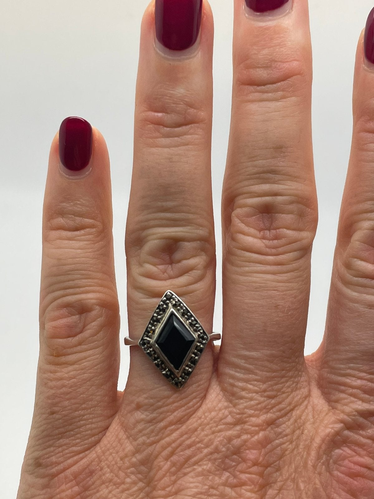 G35 Prachtige vintage zilveren ring onyx markasiet maat 18, 18 tot 19, Ophalen of Verzenden, X, Met edelsteen