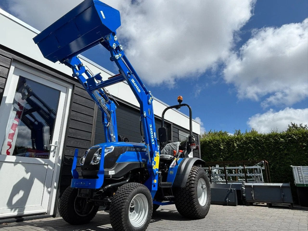 Solis Demo 22 pk compact tractor met voorlader op brede gazo, Gebruikt, Tot 80 Pk, Overige merken, Tot 2500