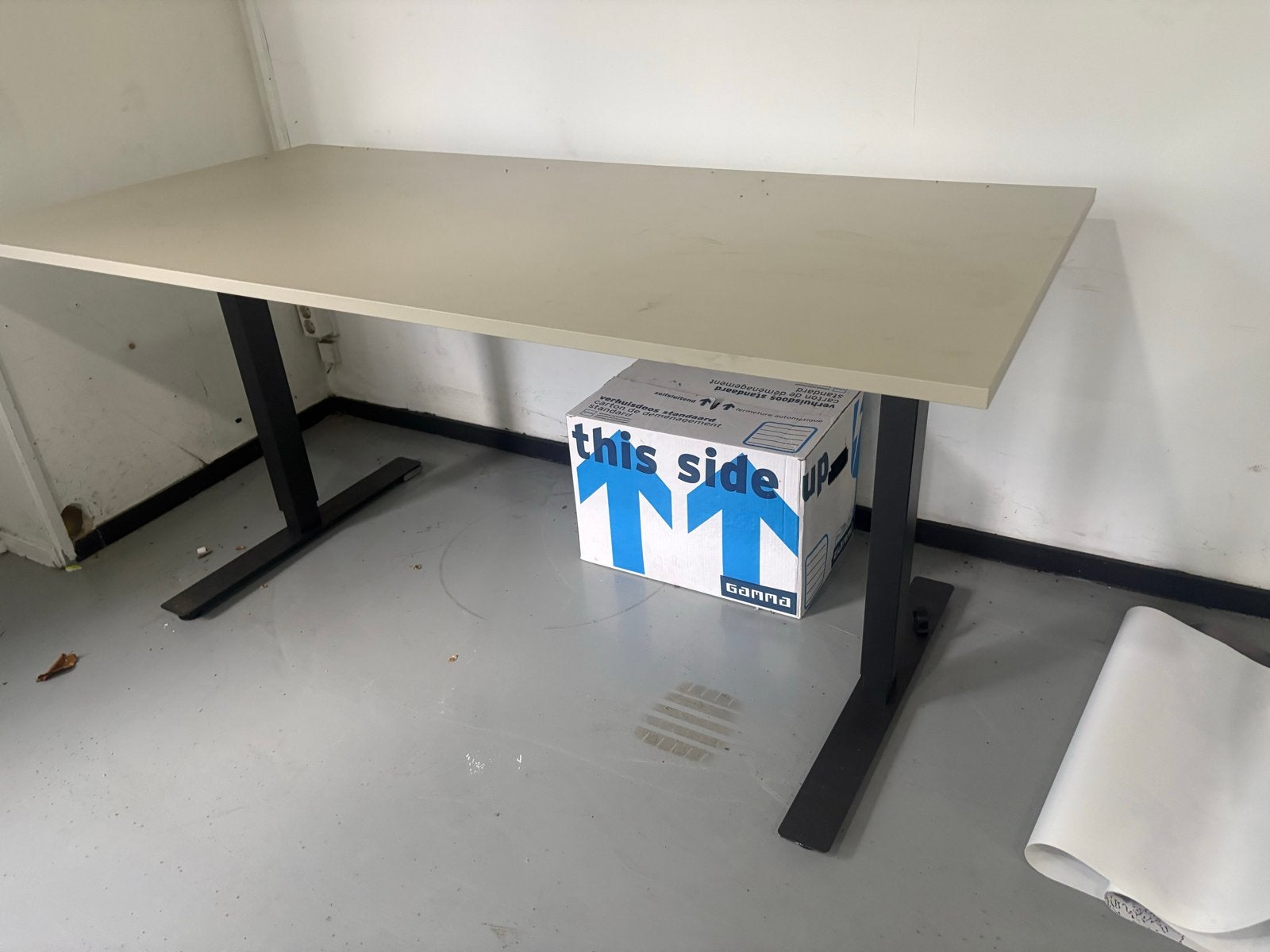 Ruim bureau met metalen onderstel 160x80, Ophalen, 160 cm, Gebruikt, Spaanplaat of MDF