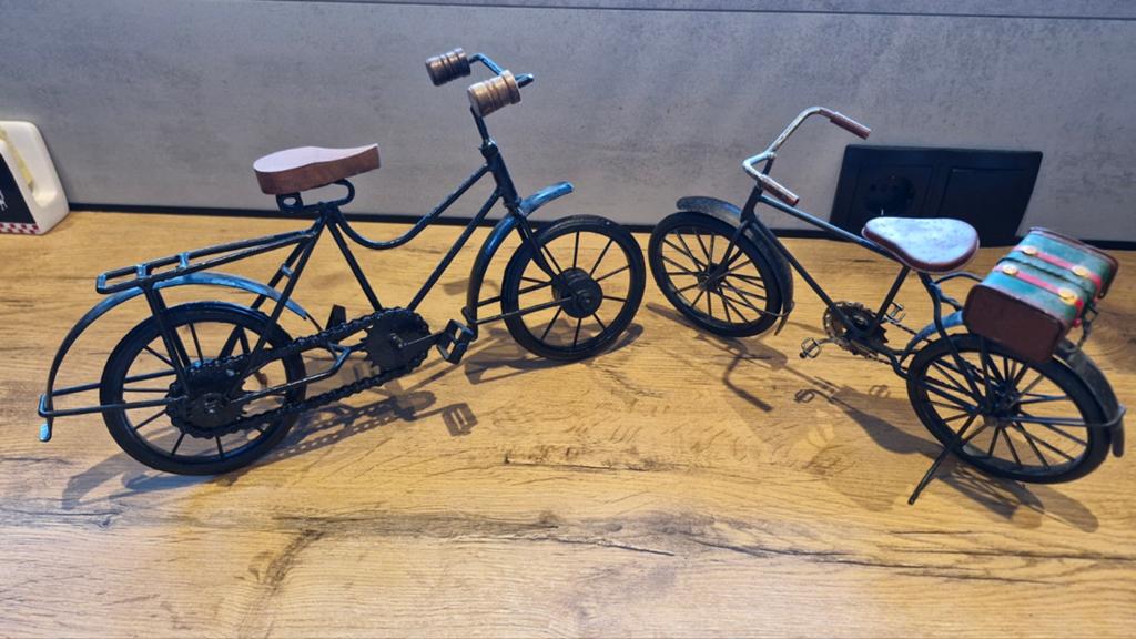 2 x decoratieve fietsjes, Hobby en Vrije tijd, Modelbouw | Overige, 1:50 tot 1:144, Ophalen