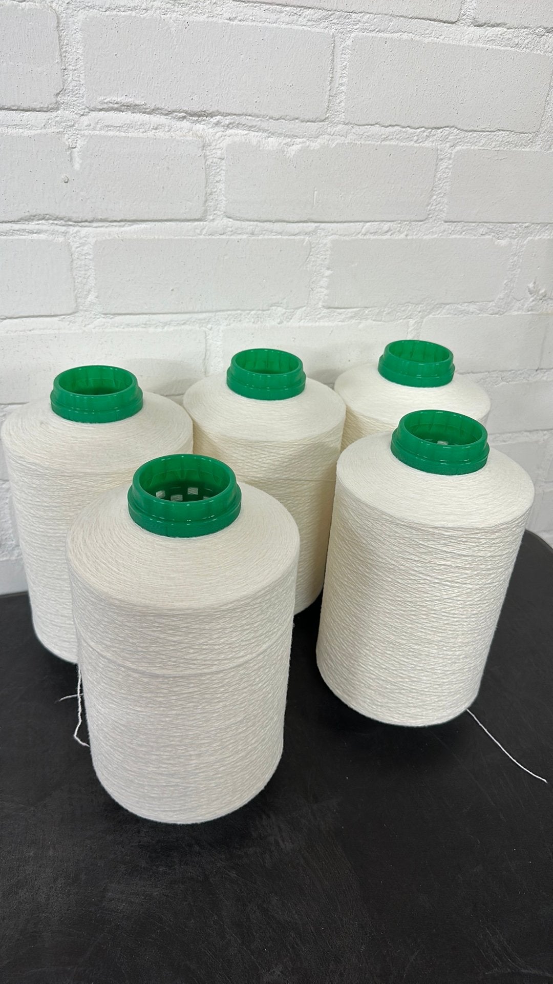 Polyester weefgaren, Hobby en Vrije tijd, Breien en Haken, Ophalen of Verzenden, Nieuw, Breien of Haken, Wol of Garen