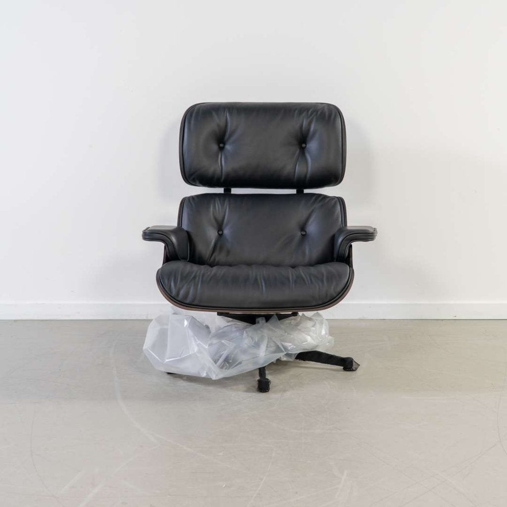 1x Vitra Eames Lounge Chair XL Zwart Essen – Zwart, Niet ingevuld, Niet ingevuld, Nieuw, 75 tot 100 cm