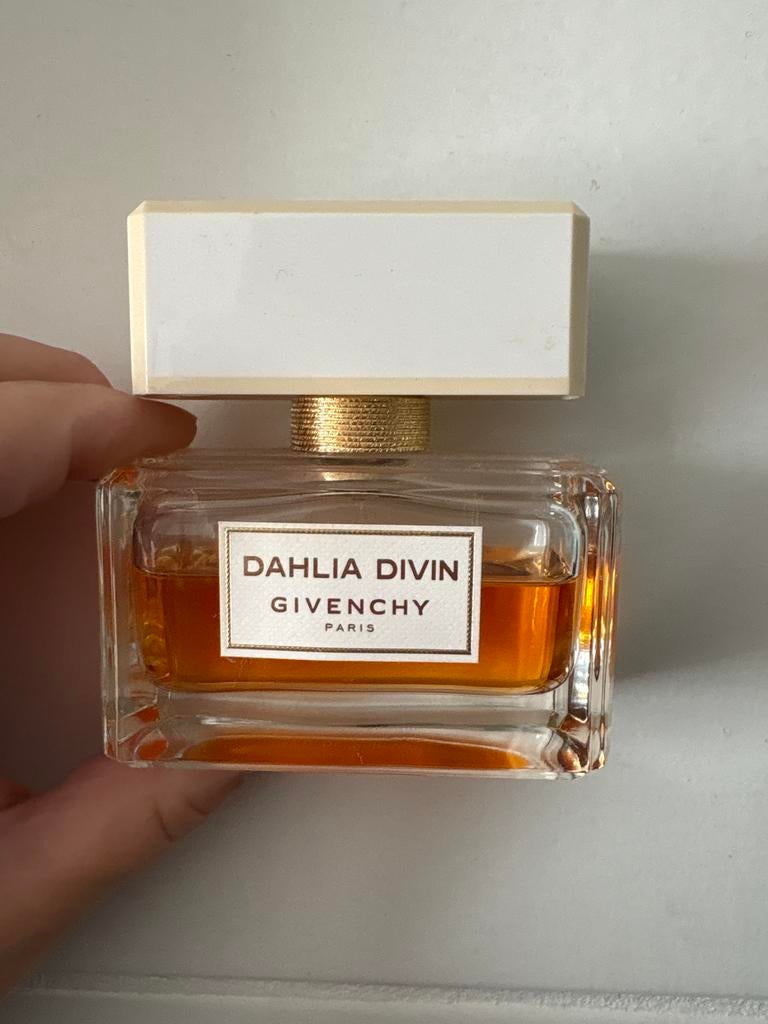 Dahlia Divin Givenchy Paris - 50 ml Eau de parfum, Ophalen of Verzenden, Zo goed als nieuw