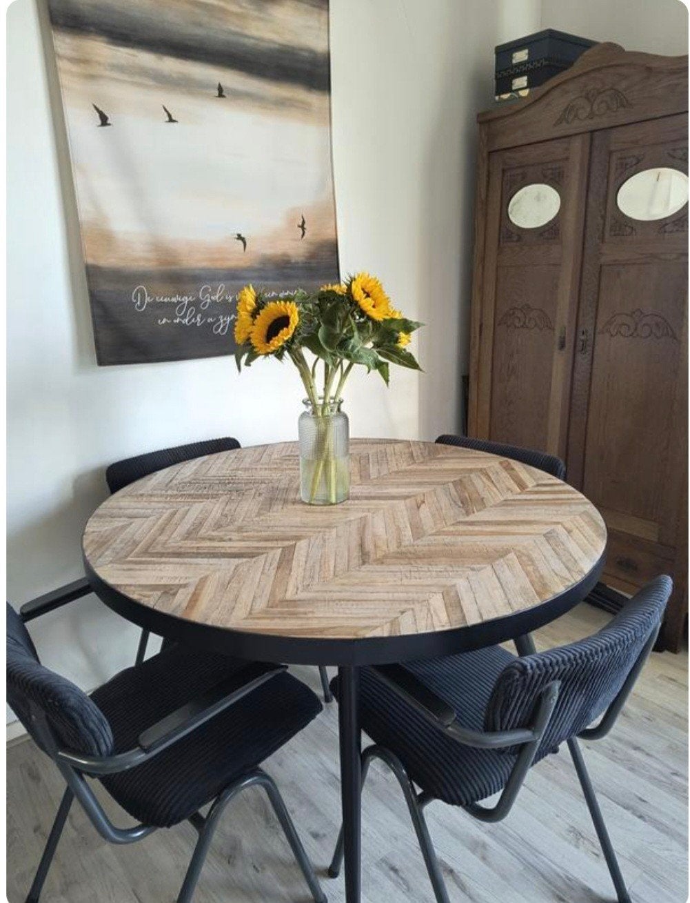 Ronde eettafel met visgraatmotief, Huis en Inrichting, Tafels | Eettafels, Overige houtsoorten, Gebruikt, Modern, Industrieel