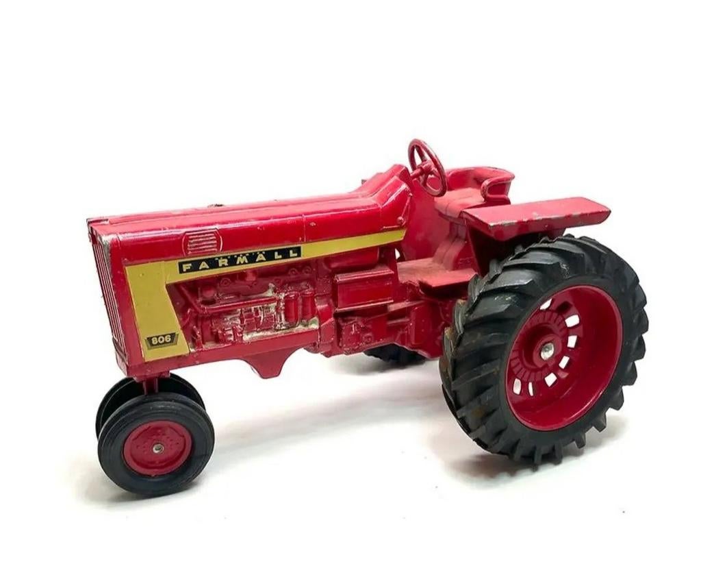 Gevraagd ertl farmall 806, Ophalen of Verzenden, Tractor of Landbouw, ERTL