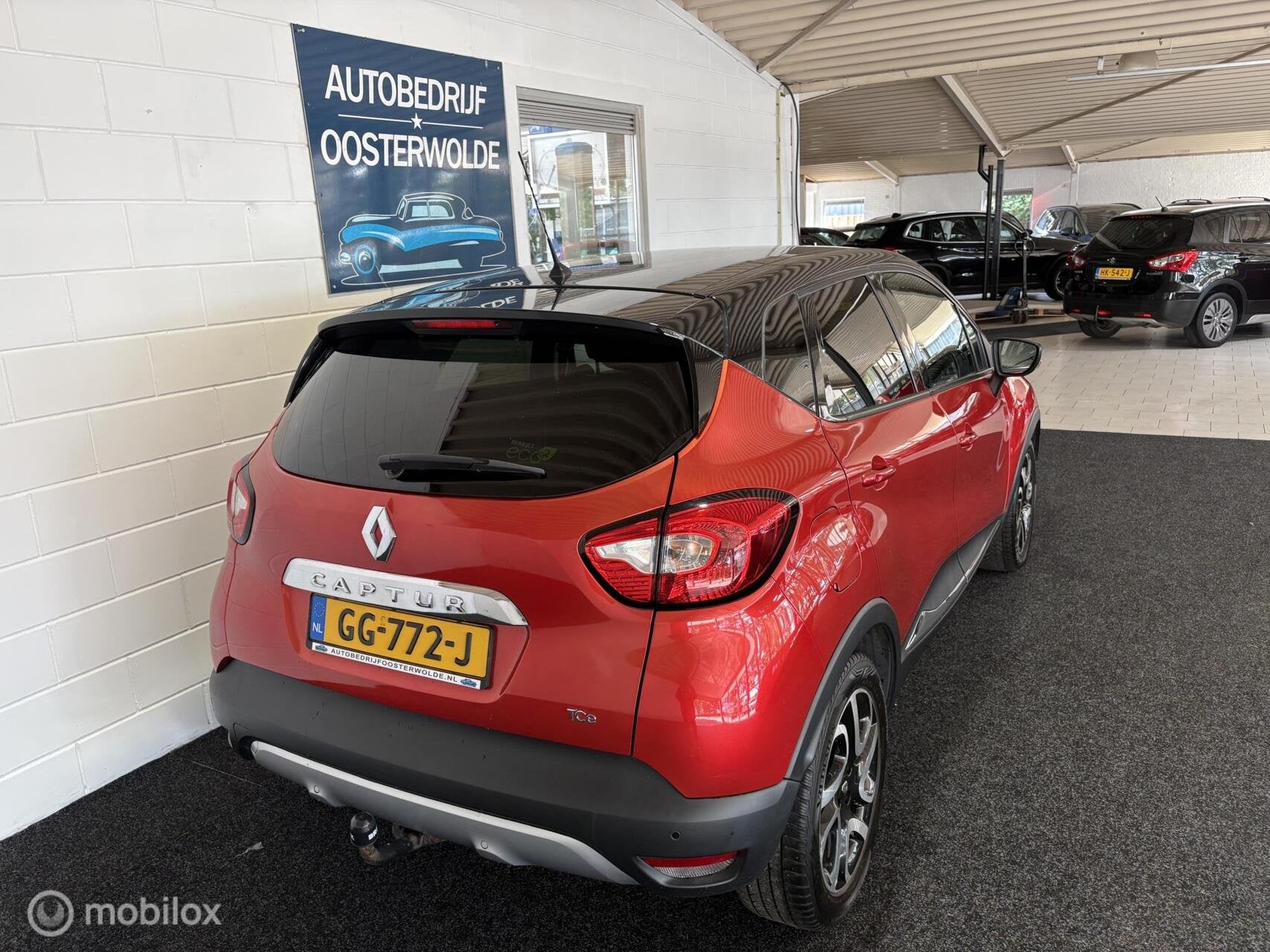 Renault Captur 0.9 TCe Helly Hansen Apk - Airco - Cruise - N, Voorwielaandrijving, Gebruikt, Zwart, Leder en Stof
