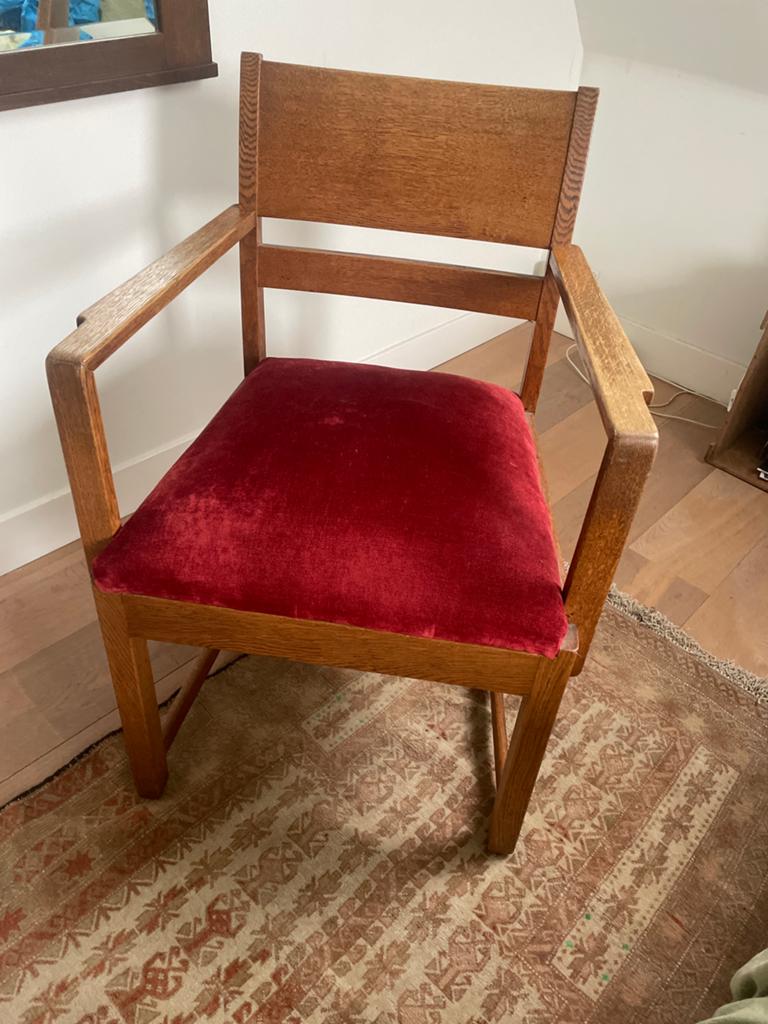 Vintage houten stoel met rode velours zitting, Antiek en Kunst, Antiek | Meubels | Stoelen en Banken, Ophalen
