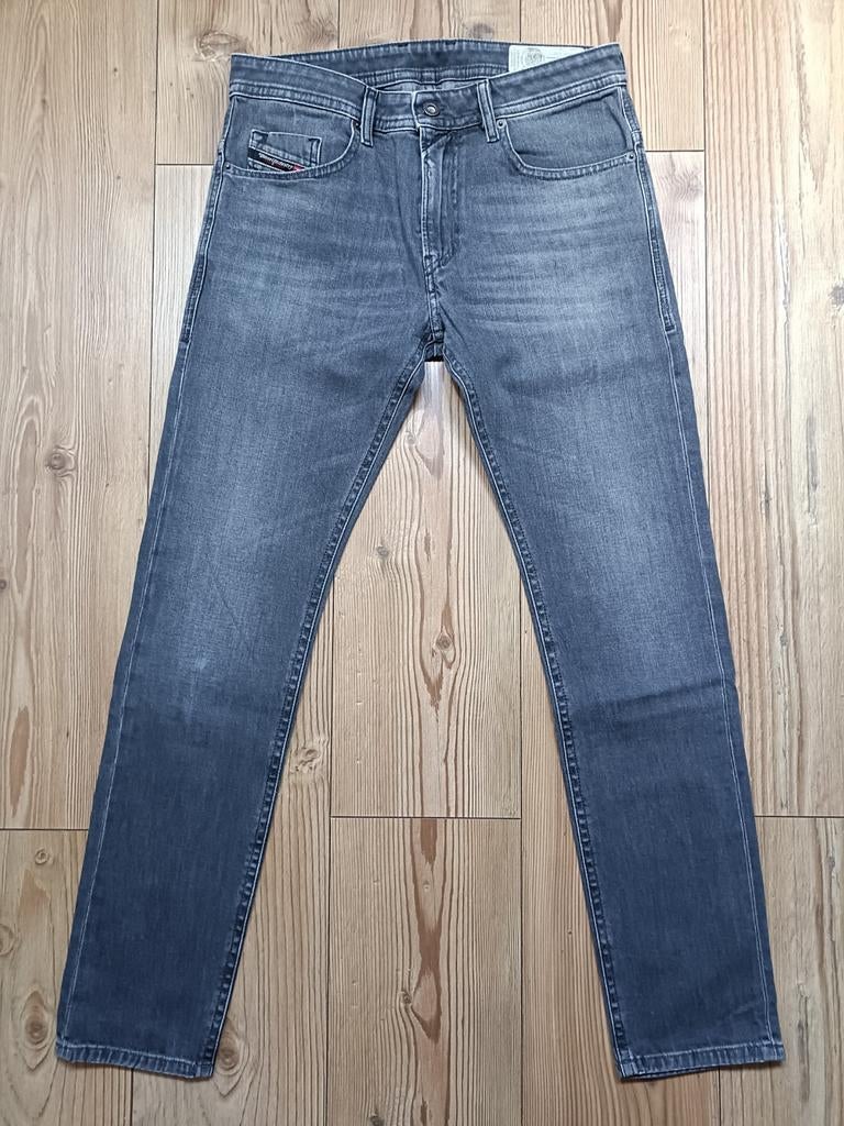 Diesel Thommer maat 32-32, Kleding | Heren, Spijkerbroeken en Jeans, Ophalen of Verzenden, Zo goed als nieuw, Grijs, W32 (confectie 46) of kleiner