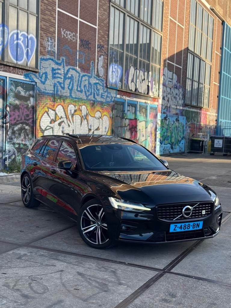 Volvo V60 B4 197pk Geartronic 2020 Zwart (TAXI KLAAR), Auto's, Zwart, Particulier, 1703 kg, Te koop