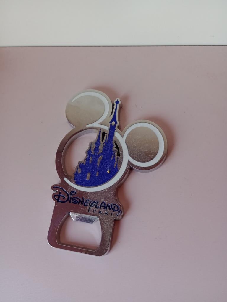 Opener uit Disneyland met t kasteel, Ophalen of Verzenden, Nieuw, Beeldje of Figuurtje