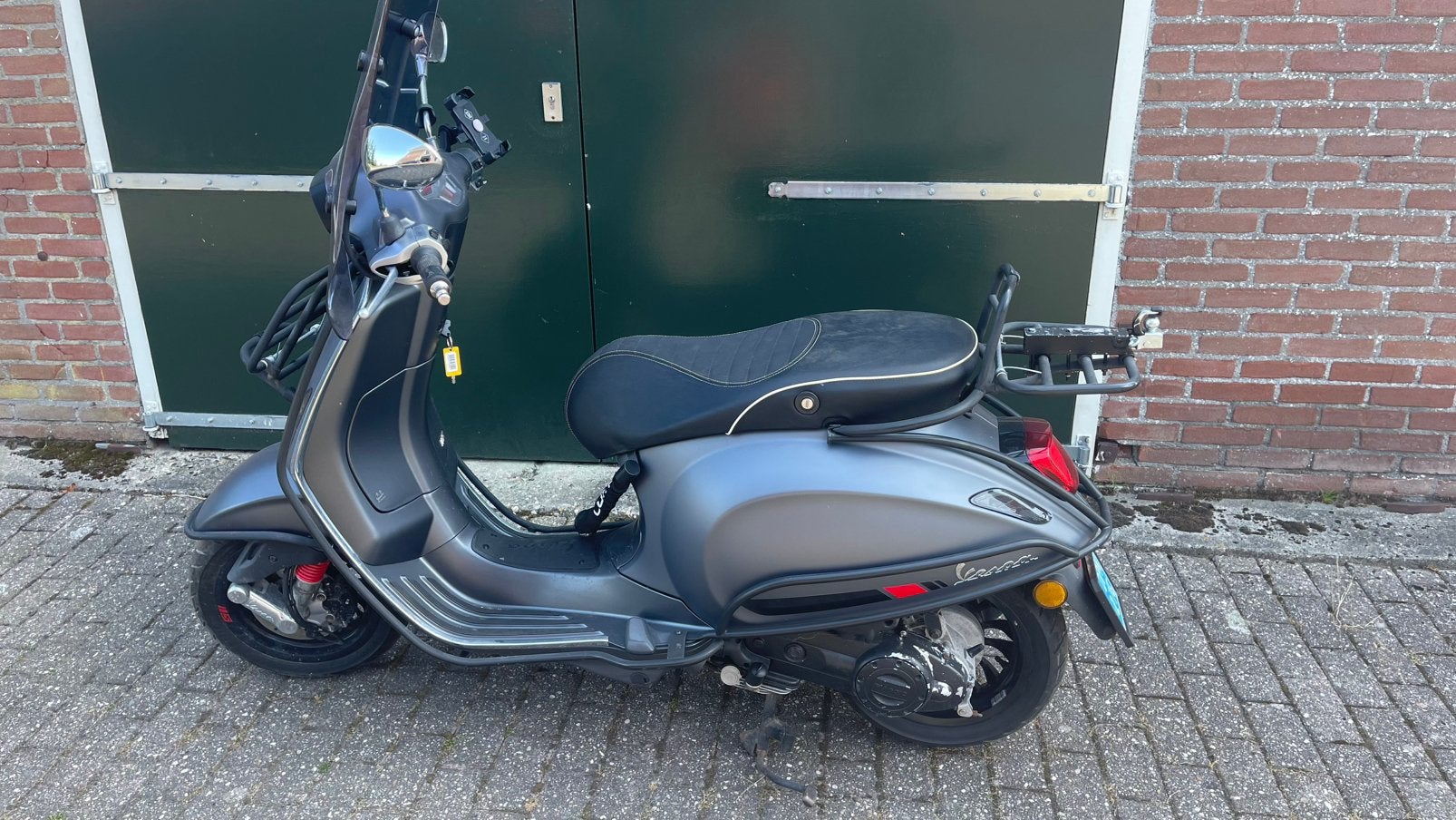 Vespa sprint weinig kilometers., Fietsen en Brommers, Scooters | Vespa, Ophalen, Zo goed als nieuw, Benzine
