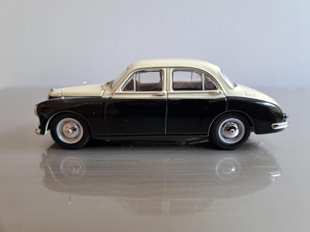 MG Magnette in two tone lak, 1:43, nieuw, Hobby en Vrije tijd, Modelauto's | 1:43, Ophalen of Verzenden, Nieuw, Auto, Overige merken