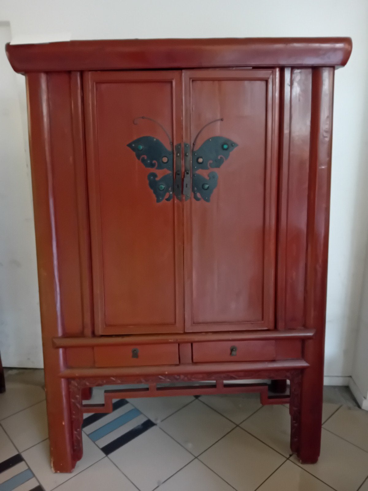 Antieke Chinese kast met vlinderbeslag, Ophalen of Verzenden