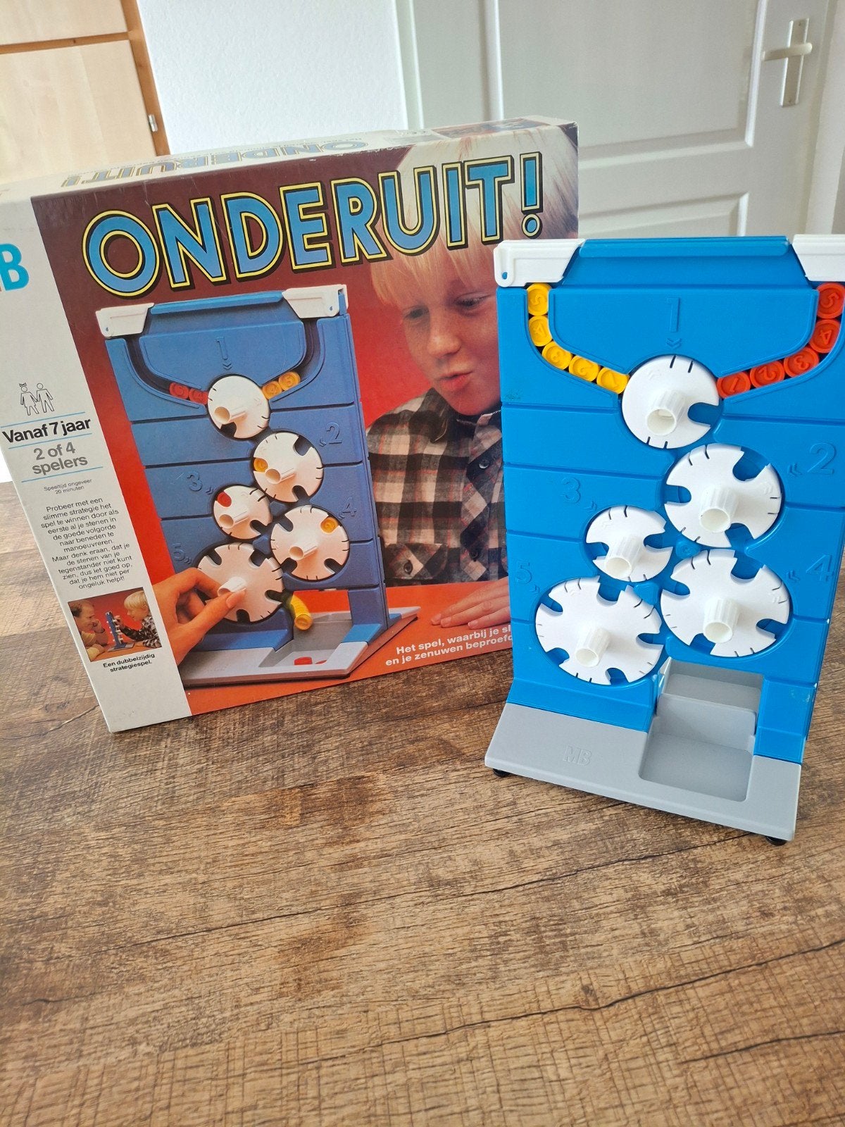 onderuit en wie is het en 4 op een rij, Hobby en Vrije tijd, Gezelschapsspellen | Bordspellen, Ophalen of Verzenden