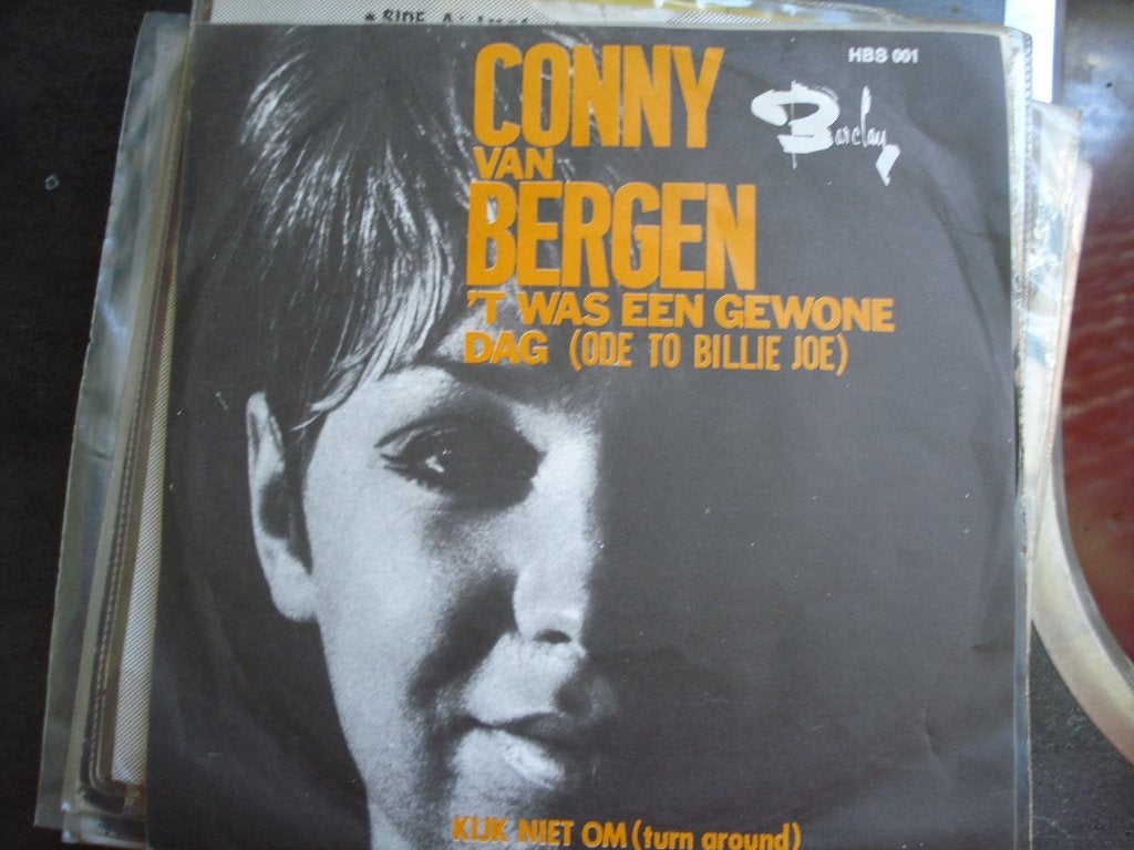 Conny van Bergen: 't Was een gewone dag / Kijk niet om, 7 inch, Single, Zo goed als nieuw, 1960 - 1969