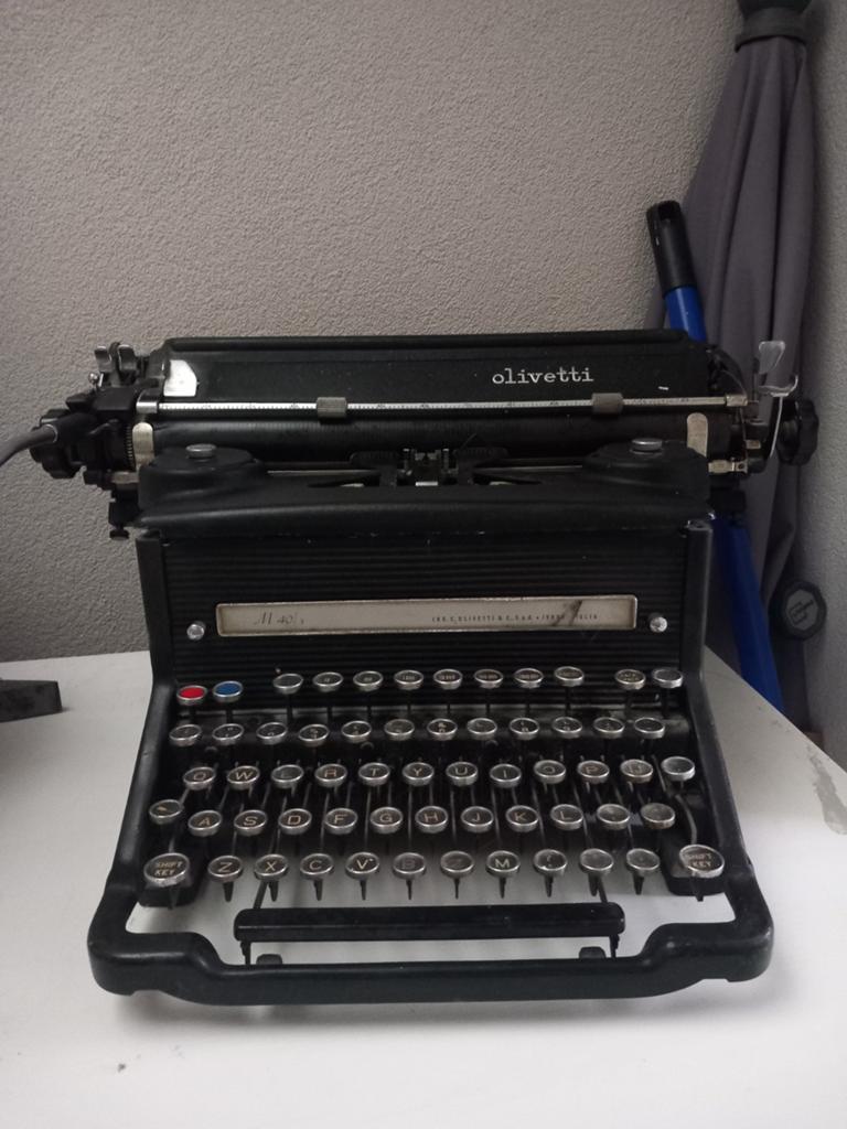 Originele Olivetti typmachine, Diversen, Typemachines, Ophalen