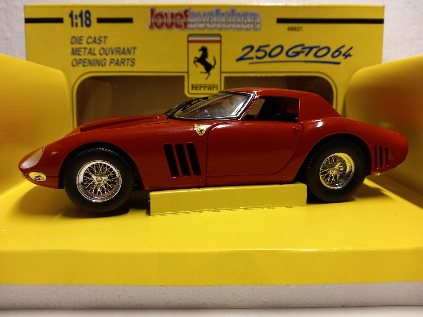 Ferrari 250 GTO rood 1964 Revell Jouef metal 1:18 KRD, Hobby en Vrije tijd, Modelauto's | 1:18, Ophalen of Verzenden, Zo goed als nieuw