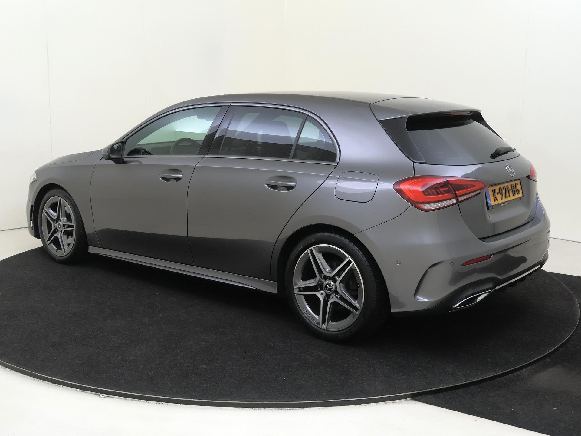 Mercedes-Benz A-klasse 180 Business Solution AMG / Carplay /, Auto's, 136 pk, Gebruikt, 4 cilinders, Bedrijf