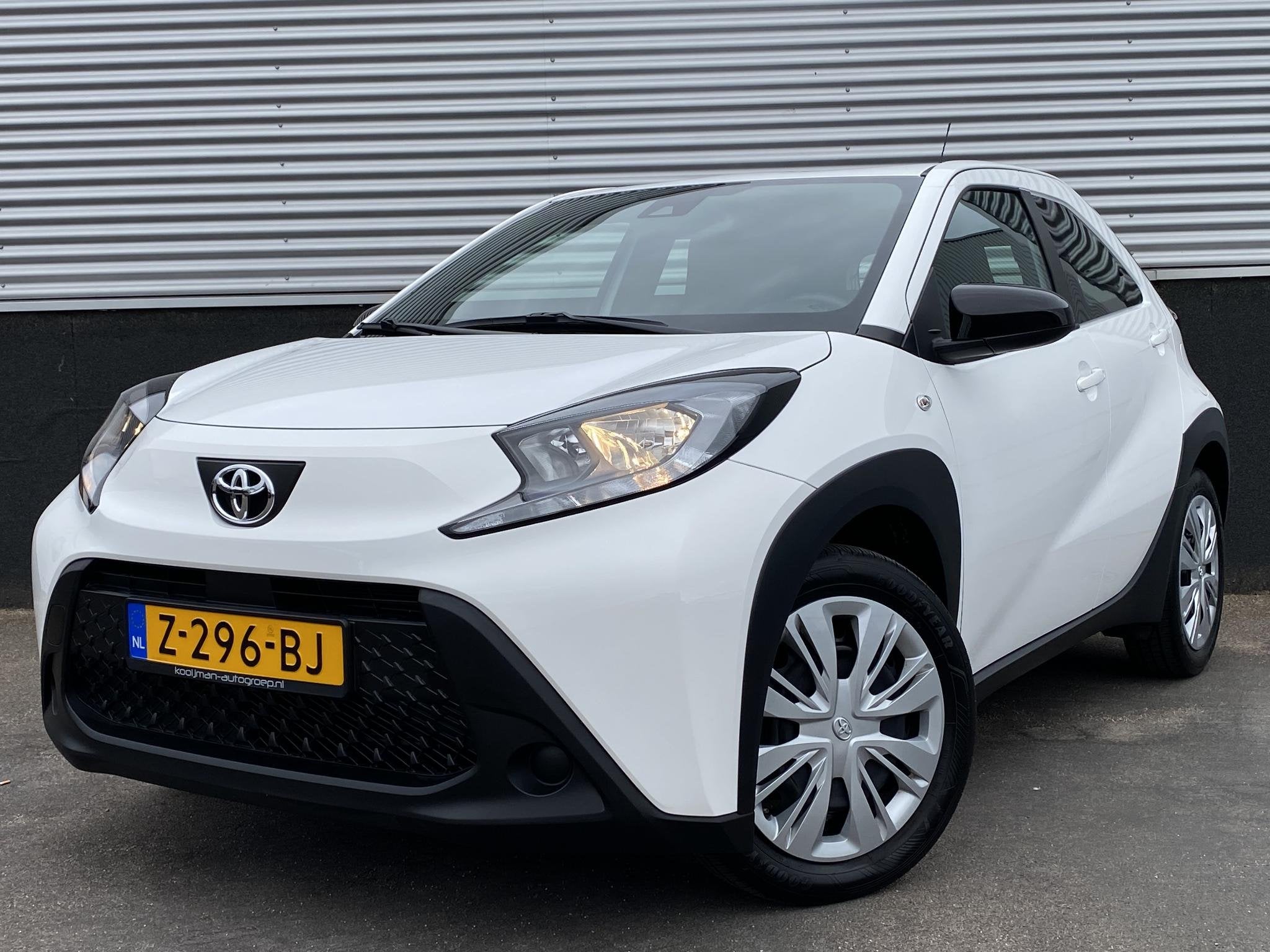 Toyota Aygo X 1.0 VVT-i MT Play Nette auto, zeer lage KM sta, Stof, Gebruikt, 920 kg, 4 stoelen