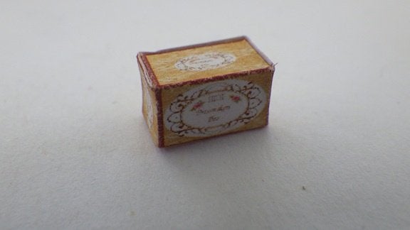 Poppenhuis: Spelden Doosje (271), Verzamelen, Poppenhuizen en Toebehoren, Ophalen of Verzenden, Nieuw, Poppenhuis