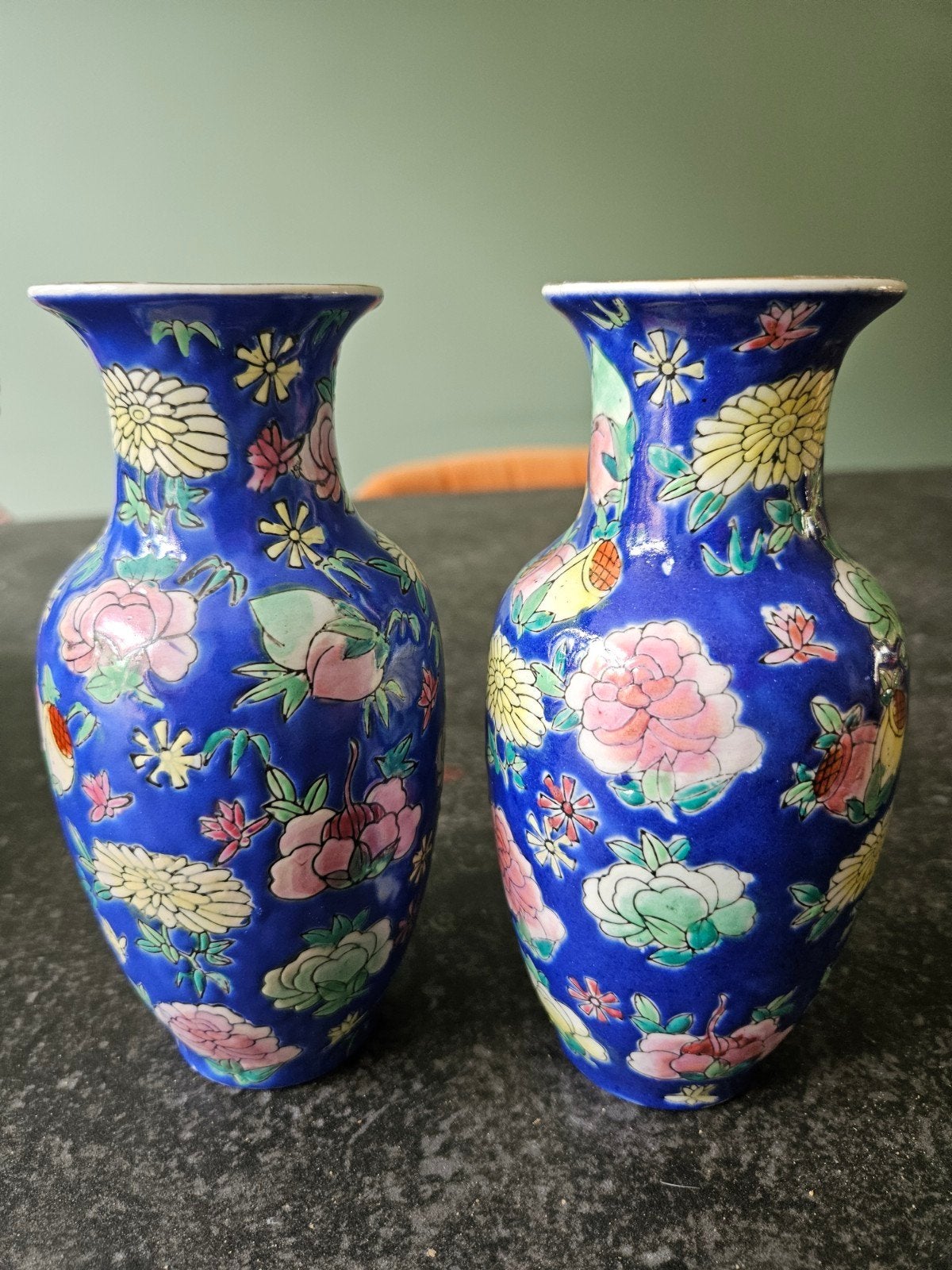 Twee puntgave chinese vaasjes., Antiek en Kunst, Ophalen of Verzenden
