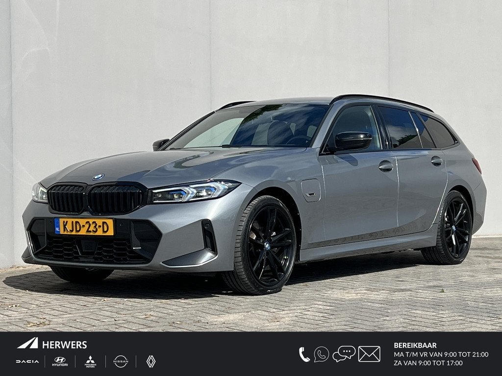 BMW 3-serie Touring 330e xDrive 292 pk / Dealer onderhouden, Automaat, 1998 cc, 4 cilinders, 135 min