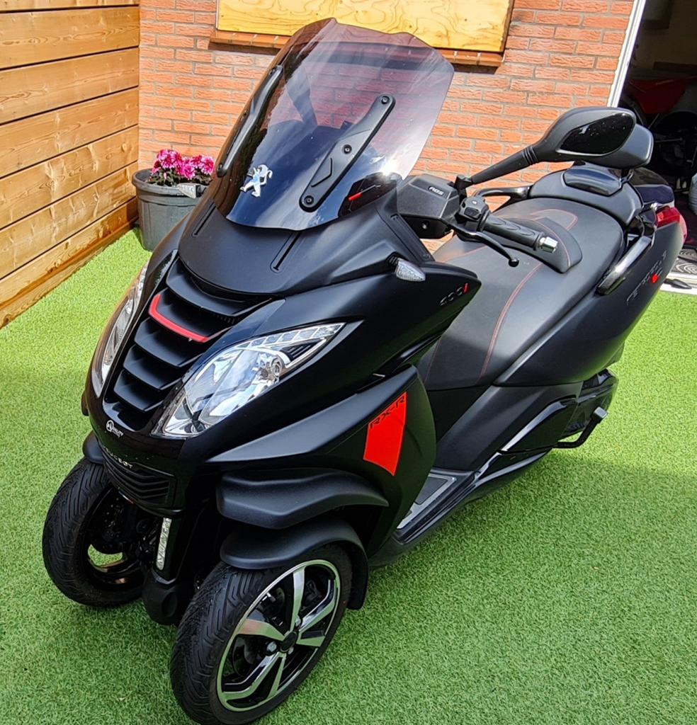Prachtige Peugeot Metropolis 400i matzwart, Motoren, Particulier, Scooter