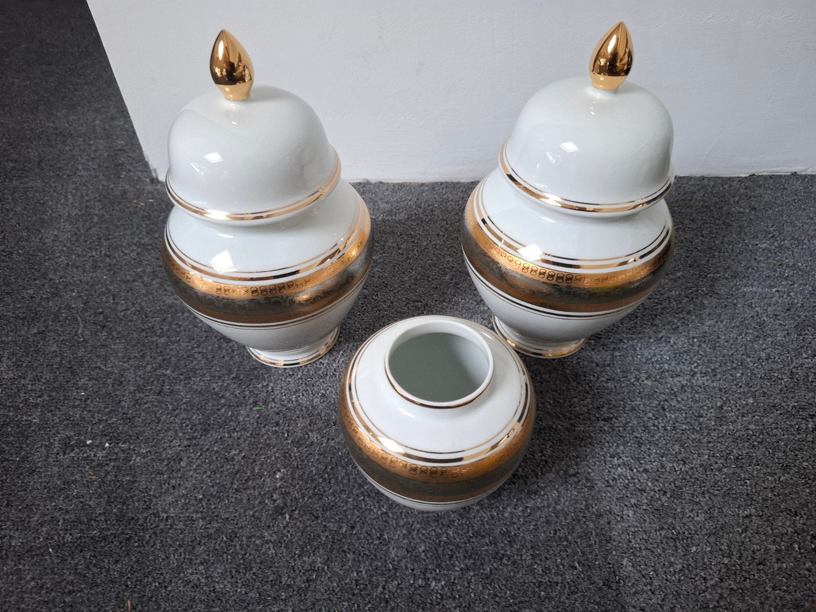 Set van 3 porseleinen vazen met gouden accenten, Ophalen of Verzenden