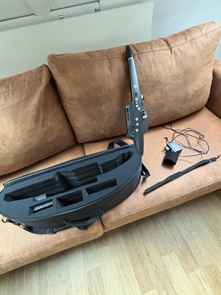 Saxofoon Roland AE-10-Aerophone, Ophalen, Zo goed als nieuw, Overige typen, Met koffer