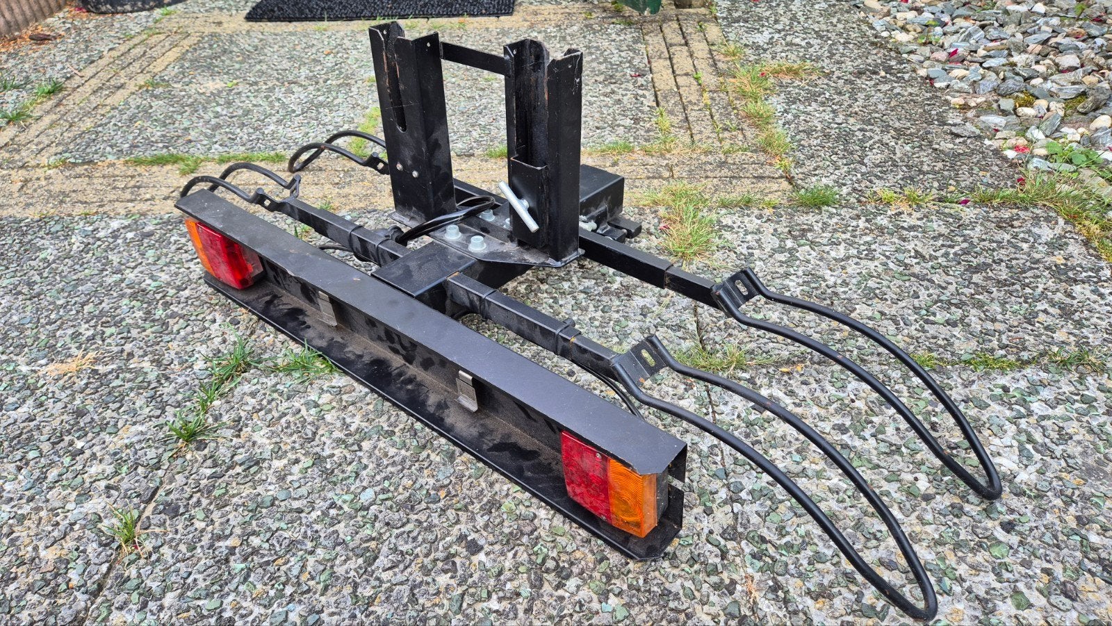 Stevige fietsendrager met verlichting, Ophalen, 2 fietsen, Gebruikt, Trekhaakdrager