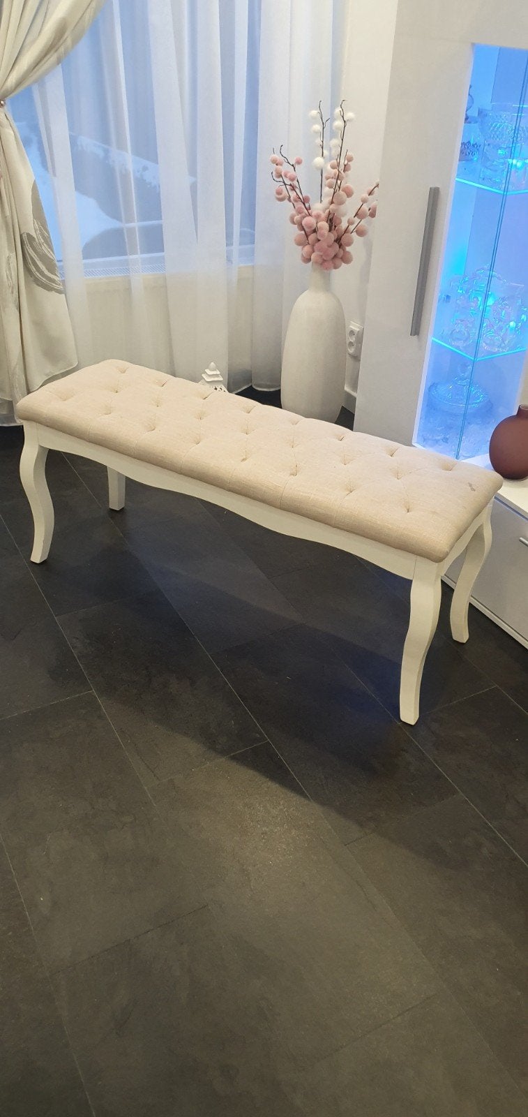 Luxe gestoffeerde bankje/poef in crèmekleur, Huis en Inrichting, Hout, Minder dan 50 cm, 125 cm of meer, Klassiek, Landelijk, Elegant