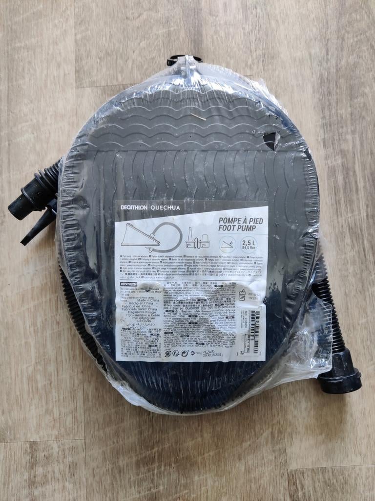 Decathlon Voetpomp 2.5L - Nieuw in verpakking, Ophalen of Verzenden, Nieuw, Handmatig