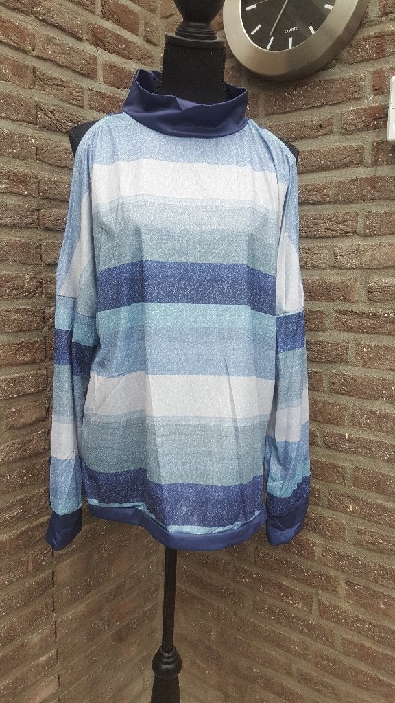 Blauwe top met open mouwen maat 5xl, Kleding | Dames, Grote Maten, Ophalen of Verzenden, Nieuw, Blauw, Shirt of Top