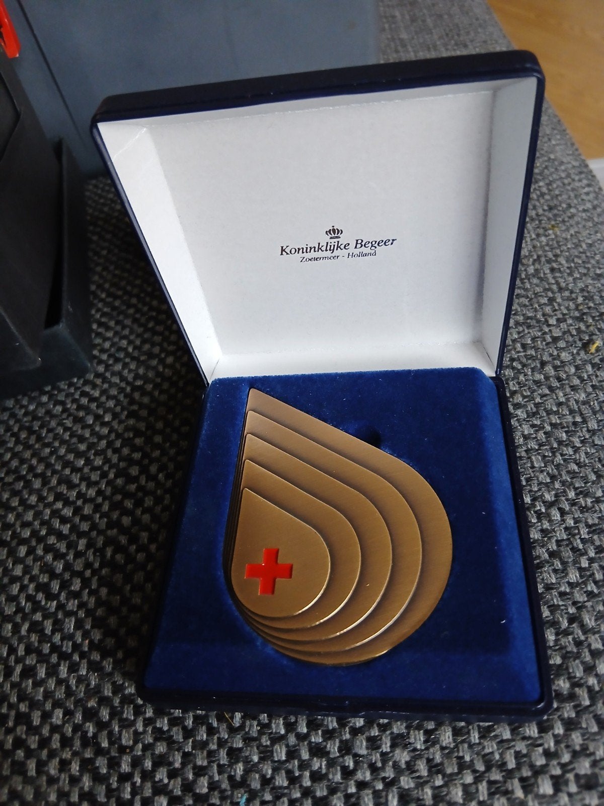 Koninklijke Begeer Bloeddonatie Medaille in Doos, Verzamelen, Ophalen of Verzenden, Zo goed als nieuw