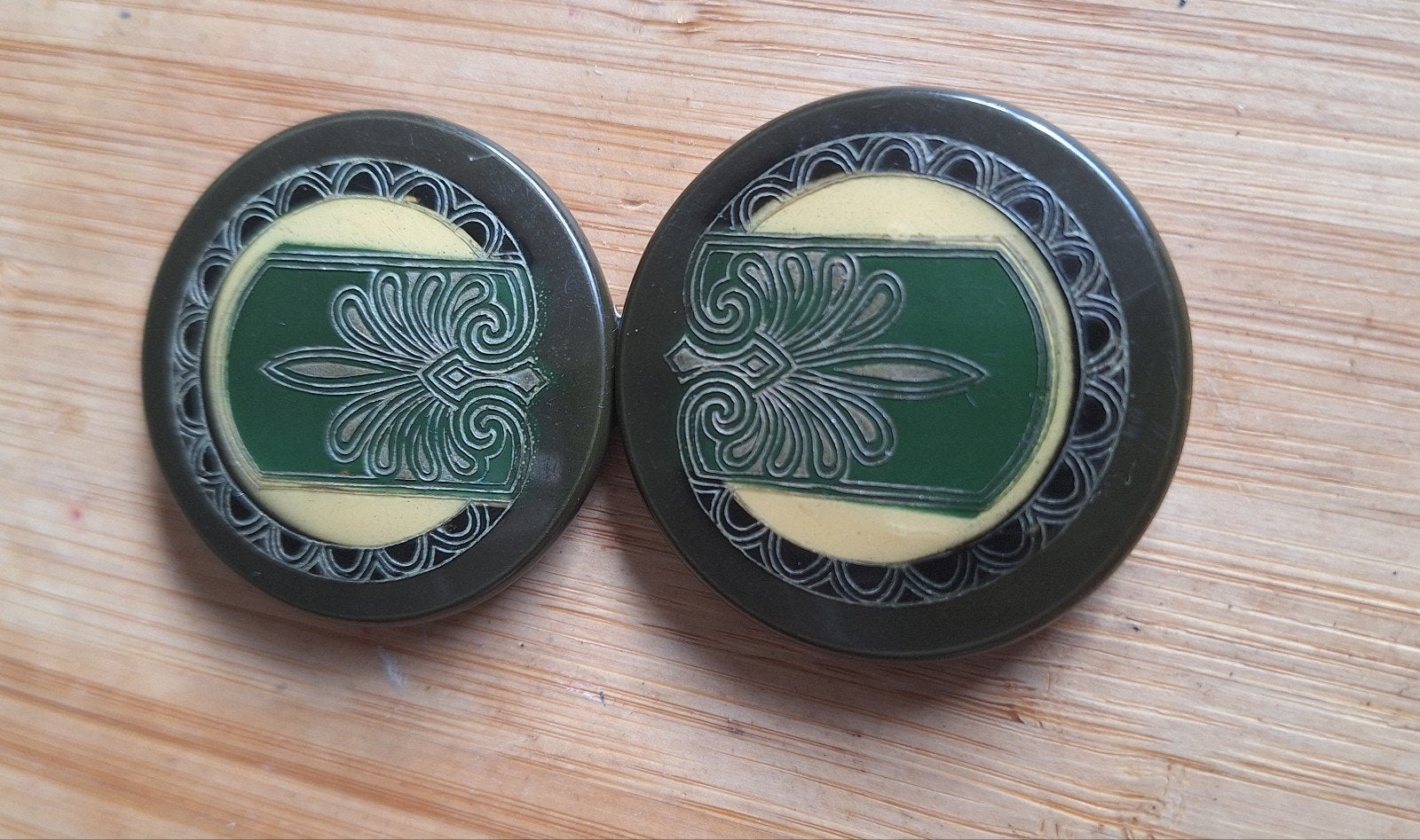 Vintage  ronde celluloid kleding sluiting/ gesp Art deco, Ophalen of Verzenden