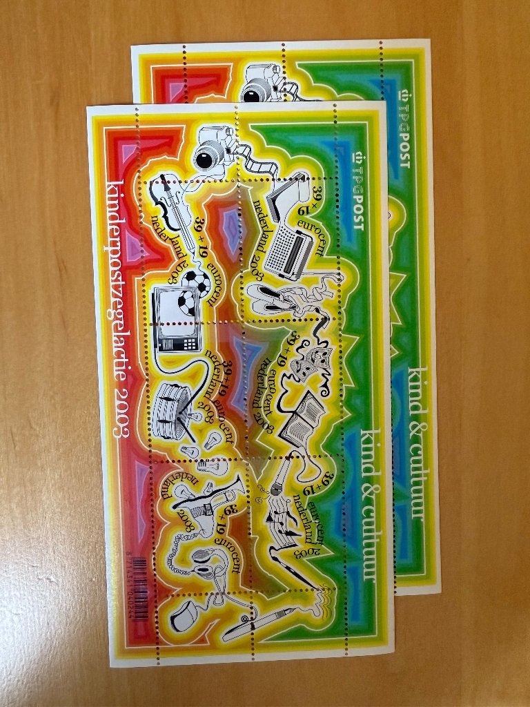 Kinderpostzegels 2003 kind en cultuur 2 blokjes nvph 2211, Postzegels en Munten, Ophalen of Verzenden, Na 1940, Postfris