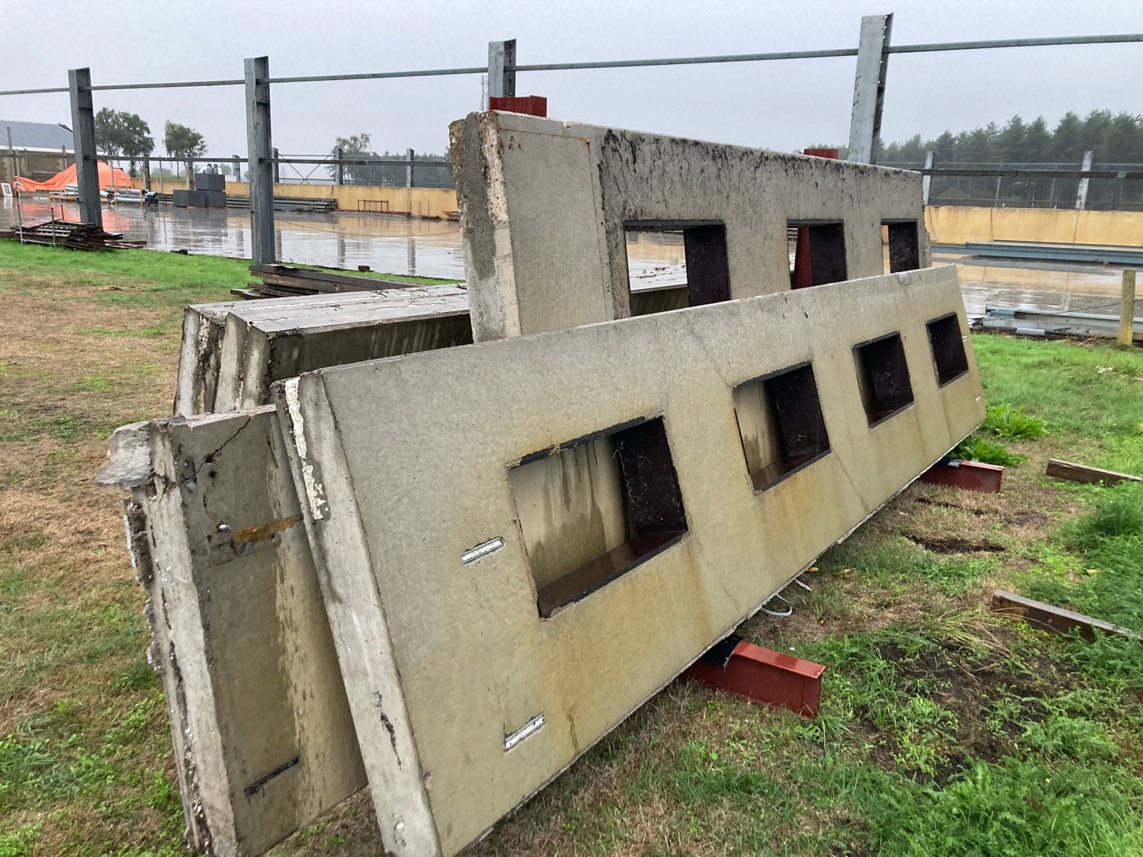 GRATIS geïsoleerde betonpanelen, Ophalen, Zo goed als nieuw