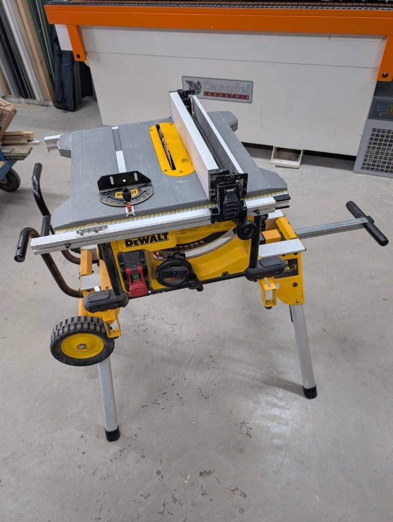 Dewalt DWE 7485 Tafelzaag met onderstel, Doe-het-zelf en Verbouw, Gereedschap | Zaagmachines, Ophalen, Gebruikt, Cirkelzaag, DeWALT