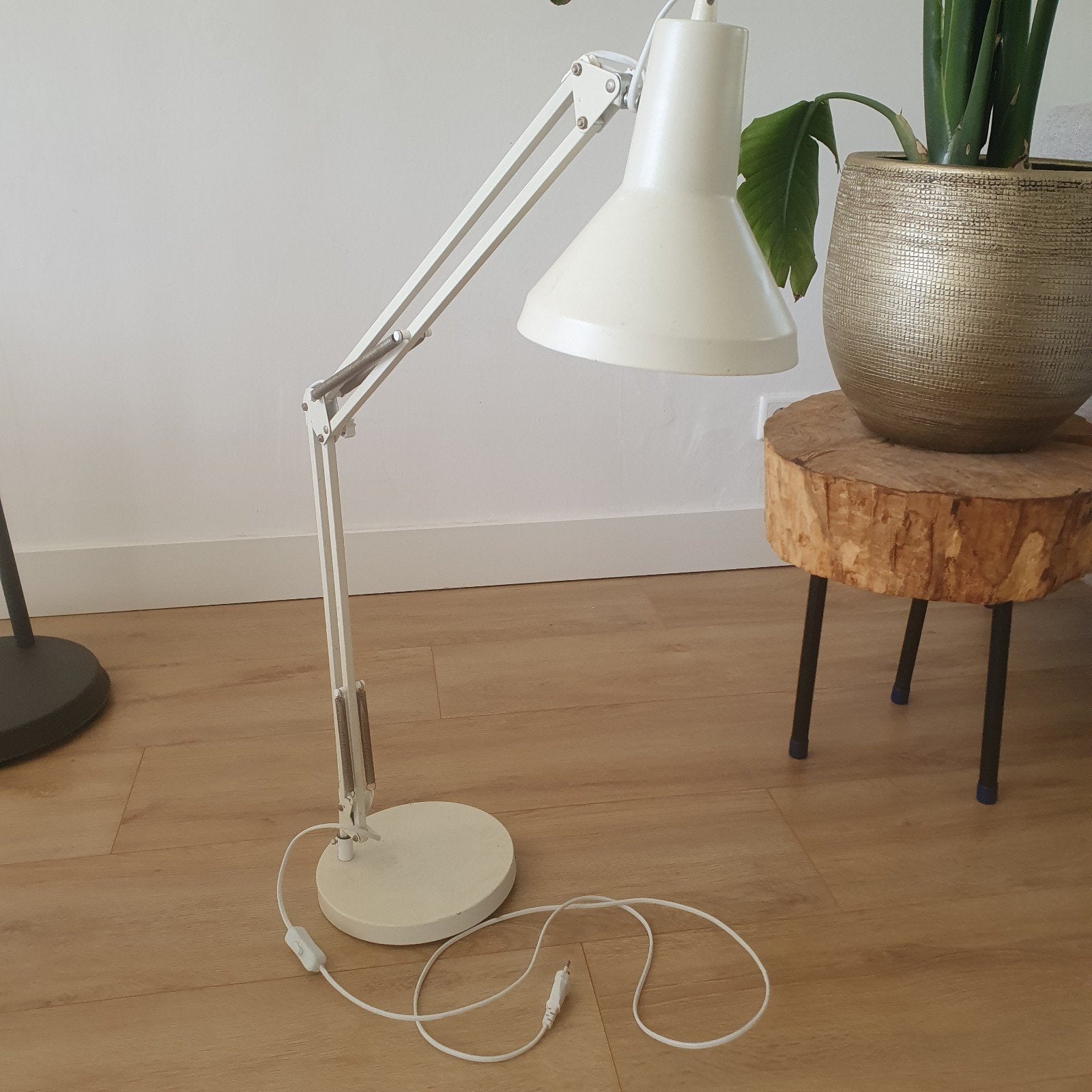 Witte verstelbare bureaulamp met E27 fitting, Huis en Inrichting, Ophalen, Gebruikt, E27 (groot), Minder dan 100 cm