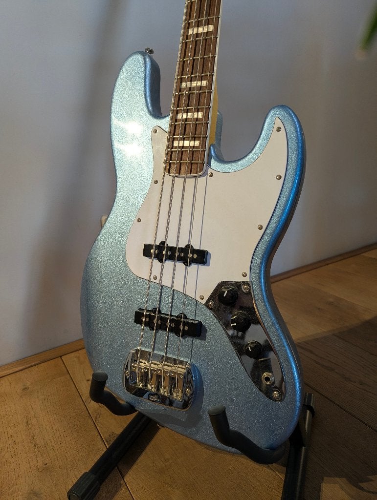 G&L Jazz Bass Tribute Lake Placid Blue, Muziek en Instrumenten, Ophalen, Zo goed als nieuw, Elektrisch