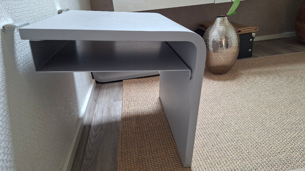 Twee bedtafels origineel AUPING, Gebruikt, Minder dan 45 cm, Ophalen of Verzenden, Minder dan 55 cm