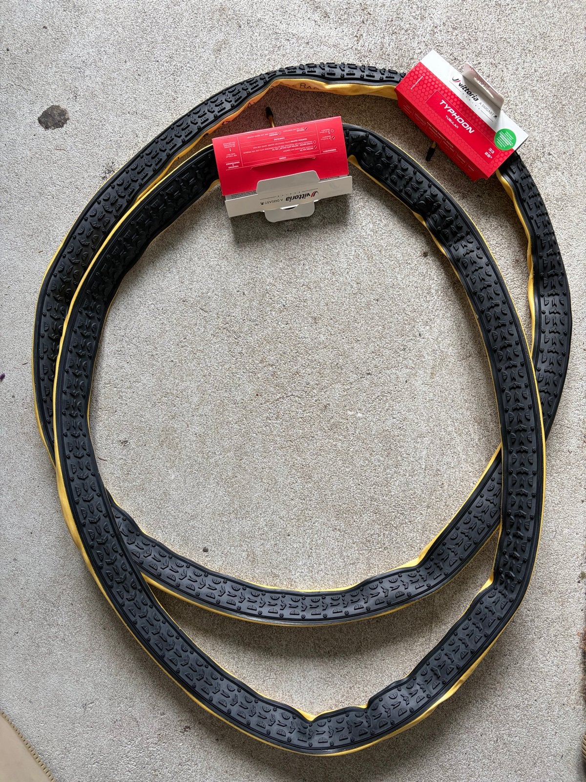 Vittoria Dugast Typhoon 33 mm tubes, Band, Nieuw, Ophalen of Verzenden, Rubber