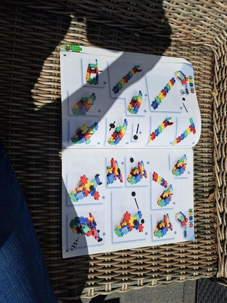 2 zakken Clics bouwstenen met wielen, glitter en bouwboek, Ophalen of Verzenden, Gebruikt, Overige merken