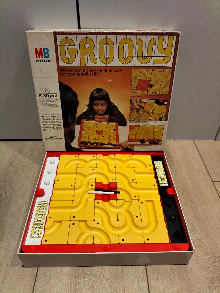 Groovy - spel van MB Spellen - compleet, Een of twee spelers, Ophalen of Verzenden, Gebruikt, MB Spellen